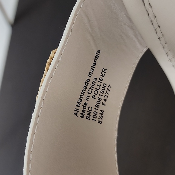 NEW Style & Co Women's 8.5  Ivory Raffia Wedge Sandals W/ Gold Buckle - Picture 4 of 6